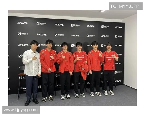 赛后分析LNG与JDG团队协作的精彩瞬间与战术布局探讨 赛后分析LNG与JDG团队协作的精彩瞬间与战术布局探讨